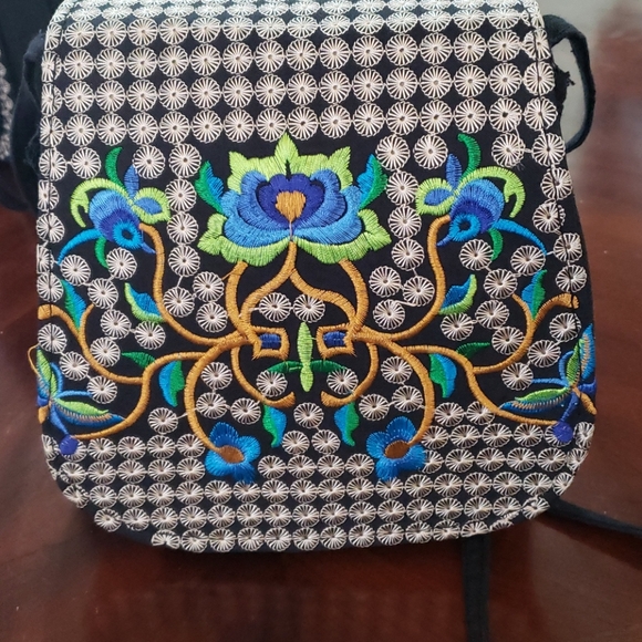 Bundle - Picture 2 of 9